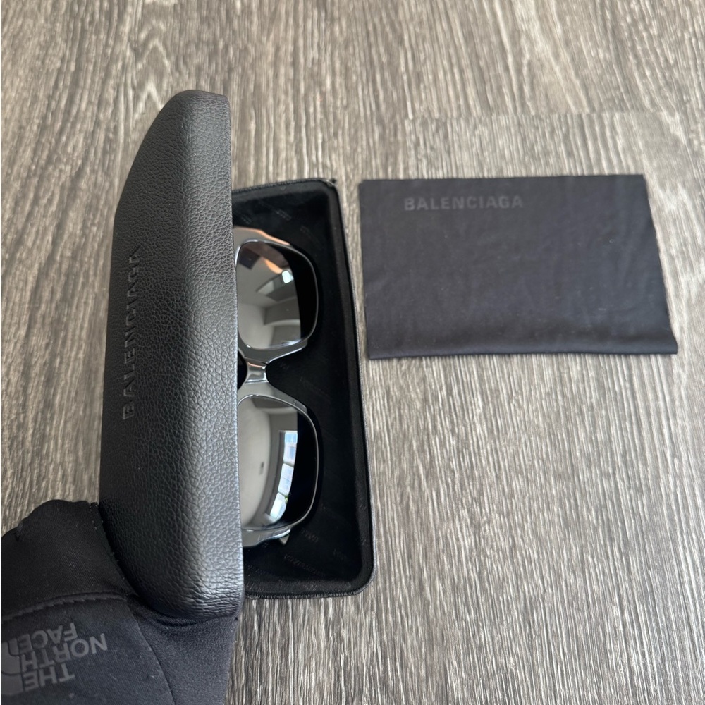 Balenciaga Max Square AF Sunglasses - Picture 9 of 12